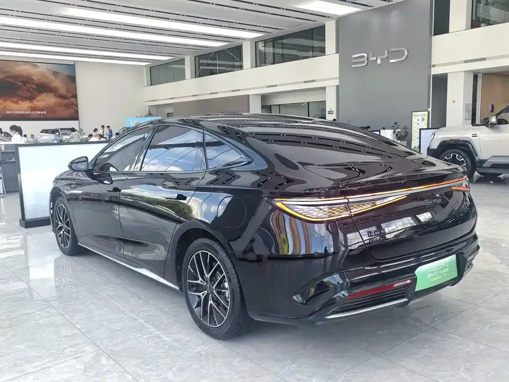 BYD Seal 07 DM-i — фото 10