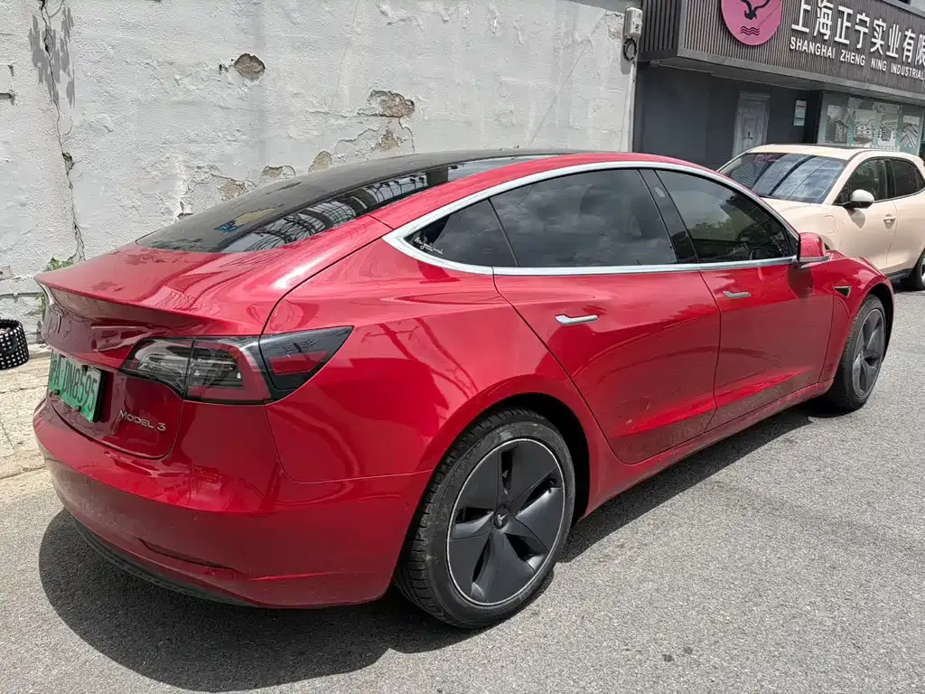 Tesla Model 3 — фото 6