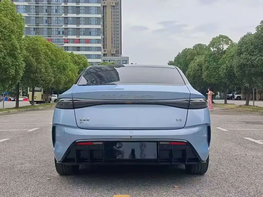 BYD Seal — фото 7