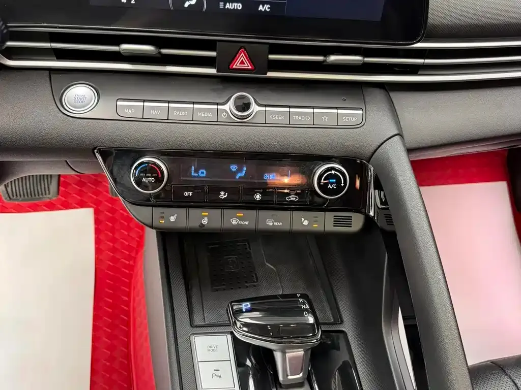 Hyundai Elantra — фото 8