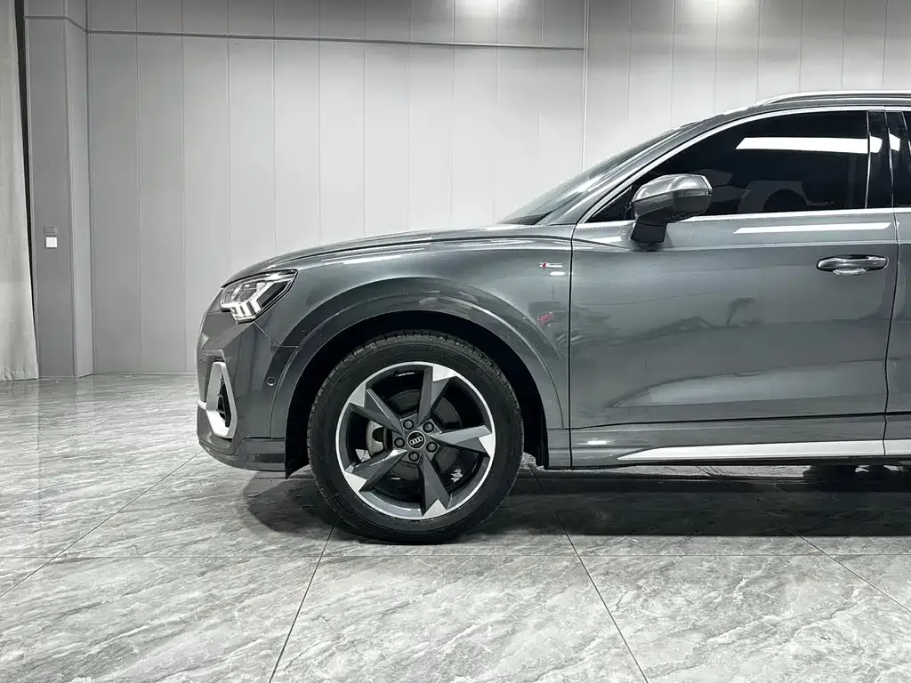 Audi Q3 — фото 2