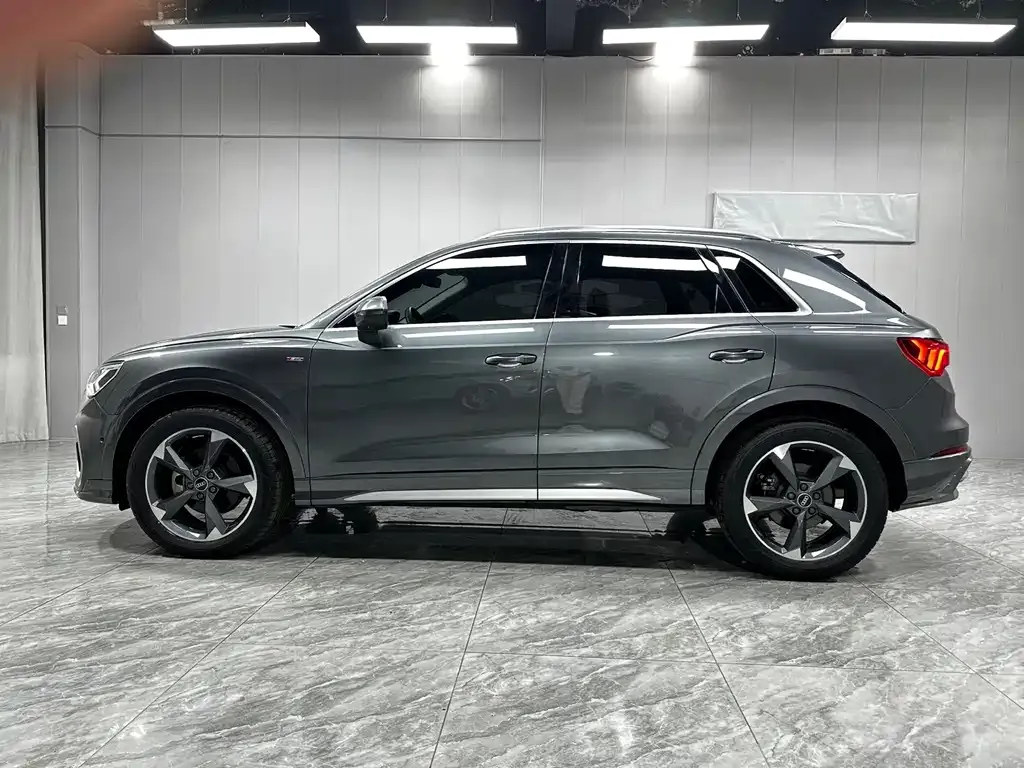 Audi Q3 — фото 10