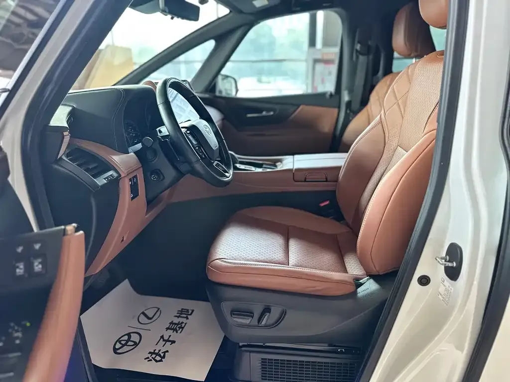 Toyota Alphard — фото 8
