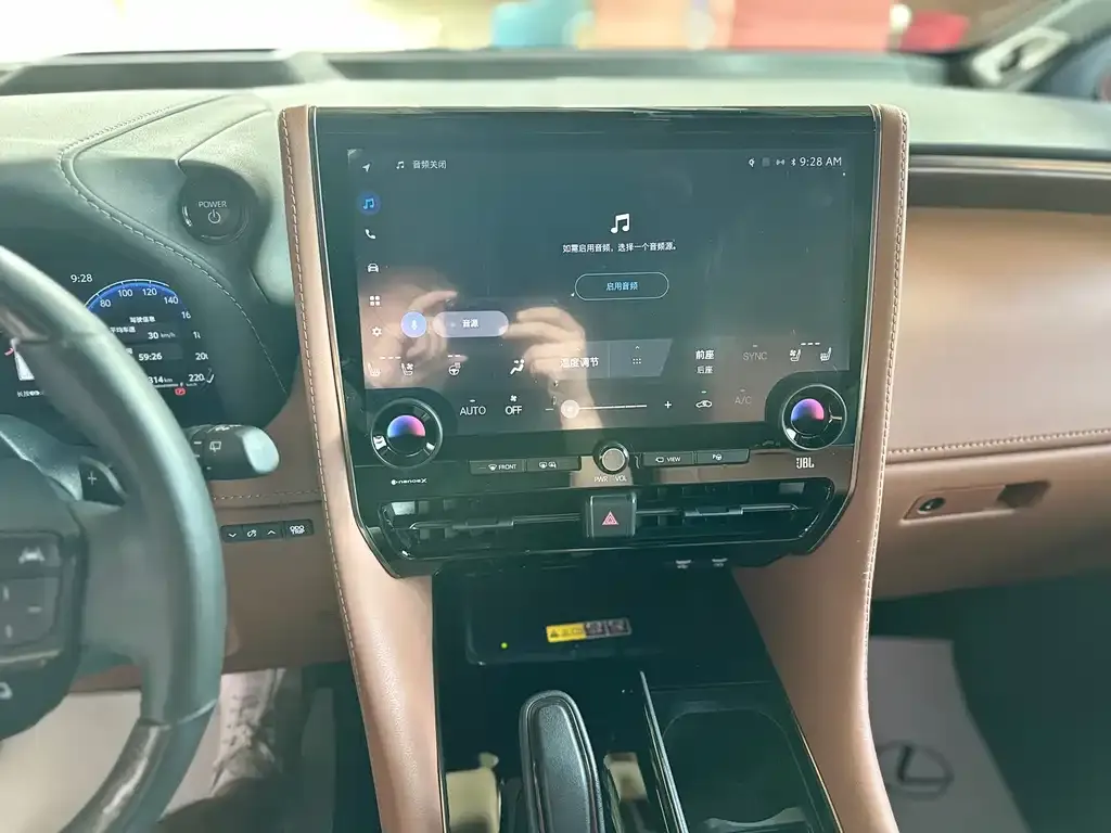 Toyota Alphard — фото 5
