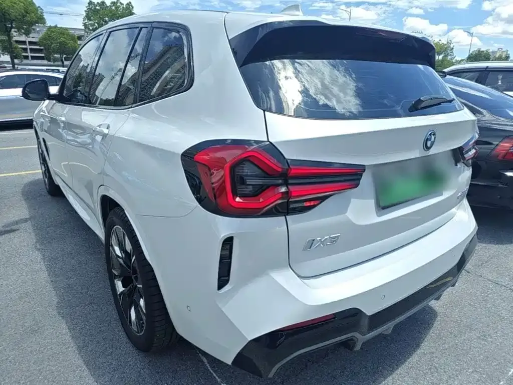 BMW iX3 — фото 2