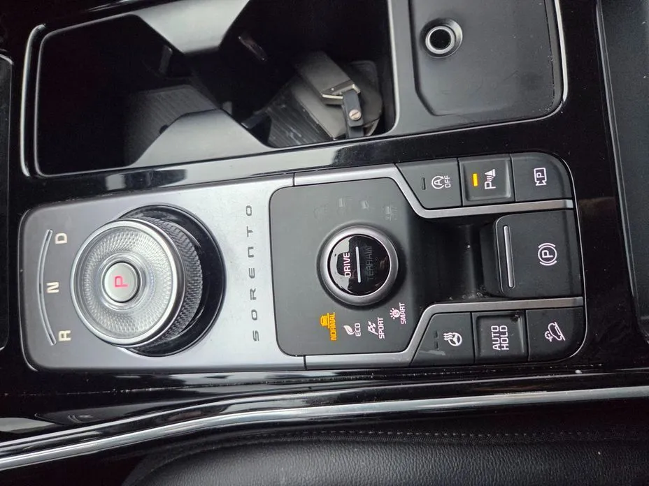 Kia Sorento — фото 6