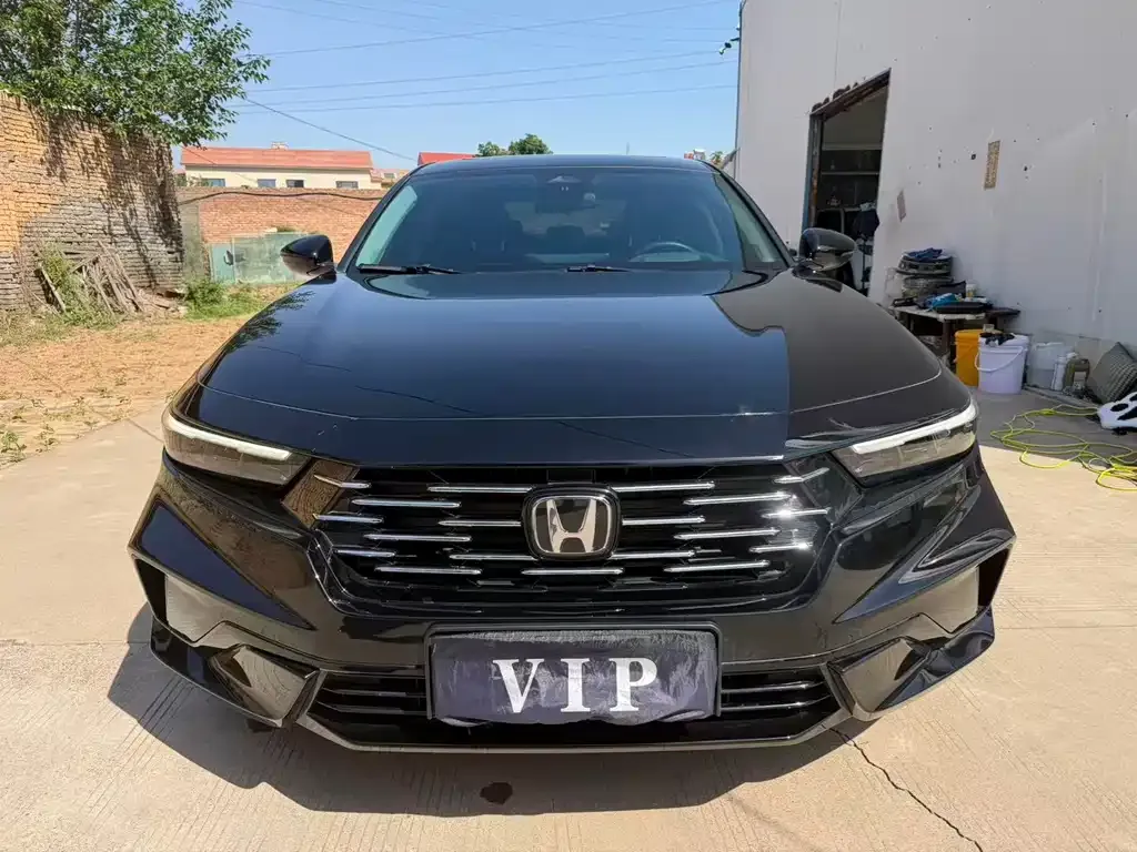 Honda Accord — фото 1