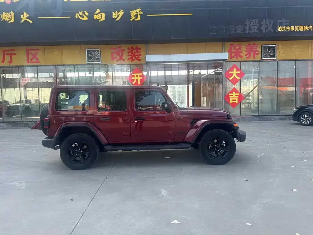 Jeep Wrangler — фото 7