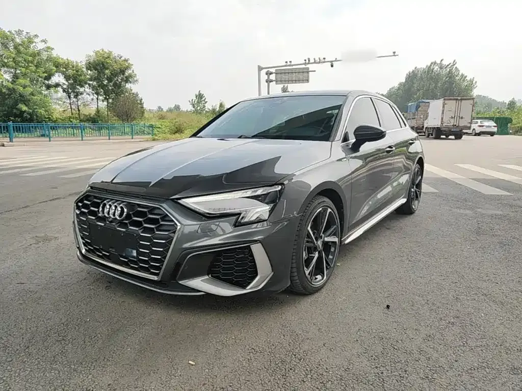 Audi A3 — фото 1
