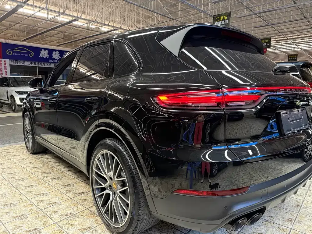 Porsche Cayenne Hybrid — фото 3