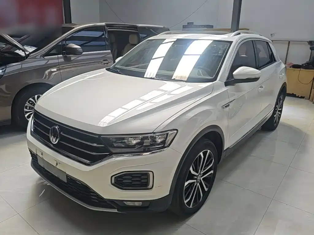 Volkswagen T-Roc — фото 1