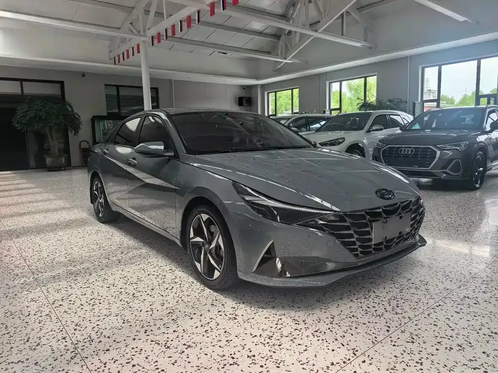Hyundai Elantra — фото 5