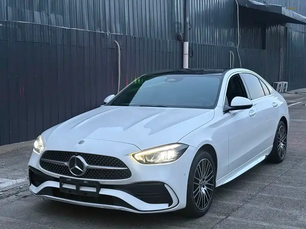 Mercedes-Benz C-Class — фото 1
