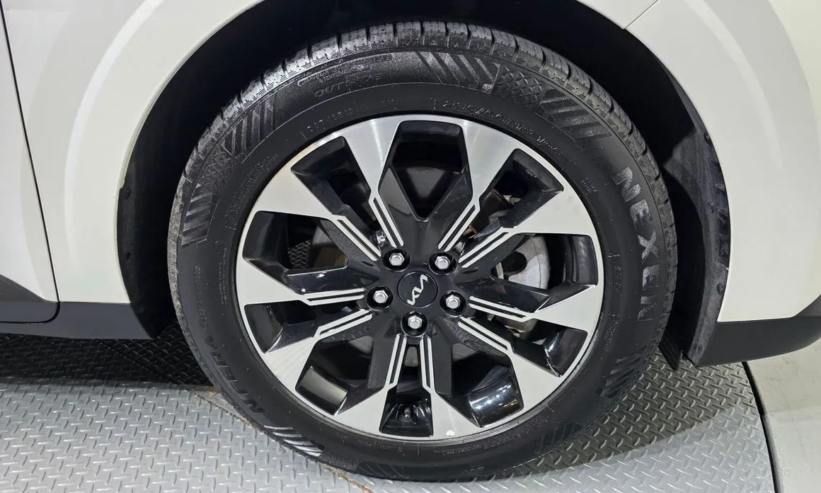Kia Carnival — фото 10