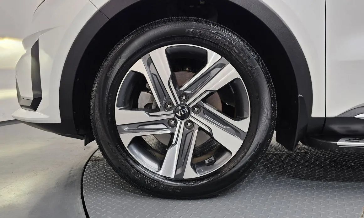 Kia Sorento — фото 8