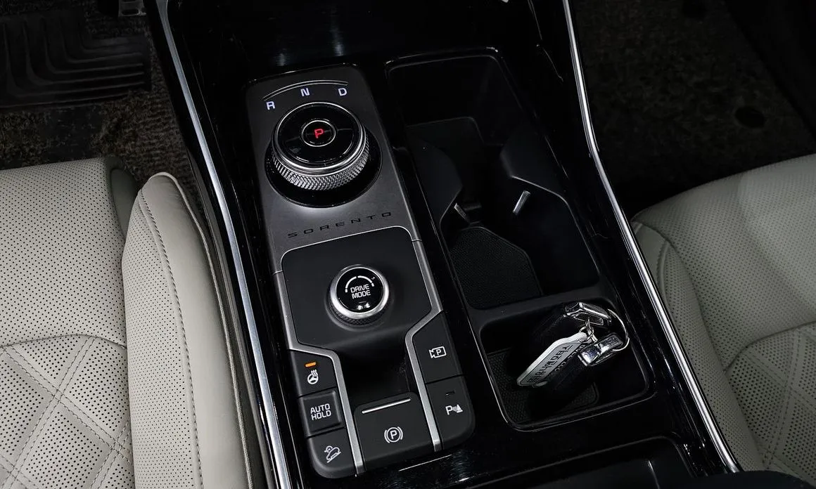 Kia Sorento — фото 6