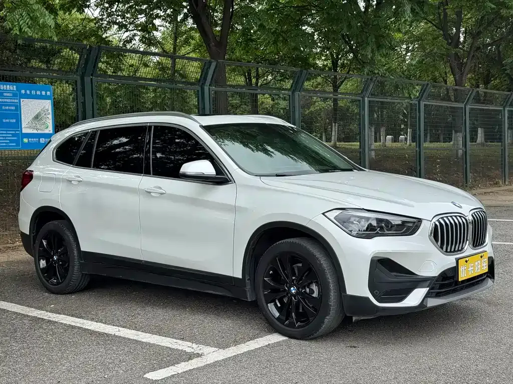 BMW X1 — фото 8