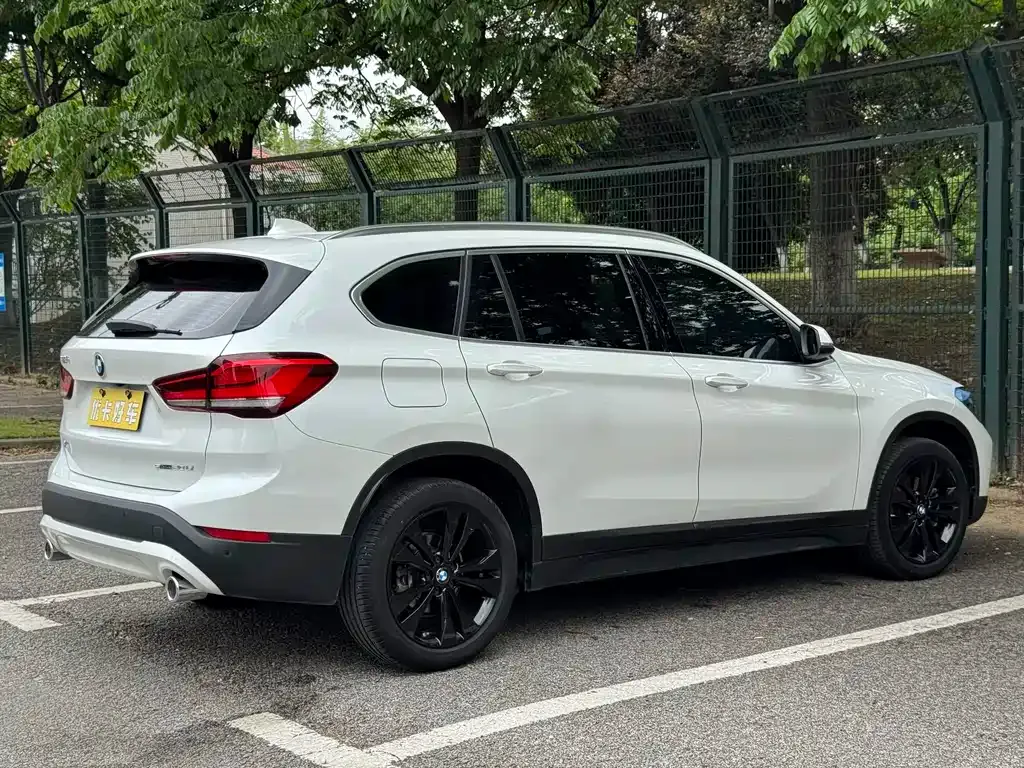 BMW X1 — фото 9