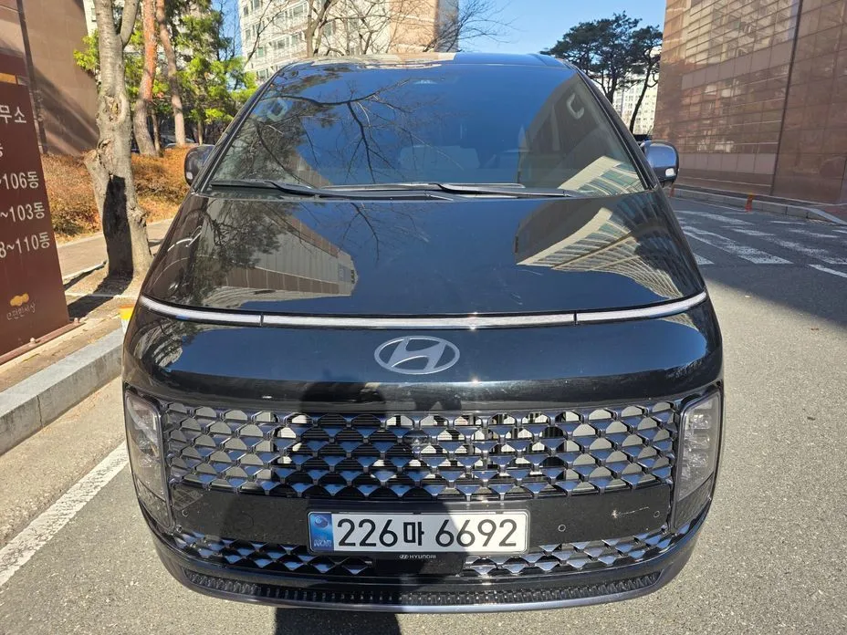 Hyundai Staria — фото 1