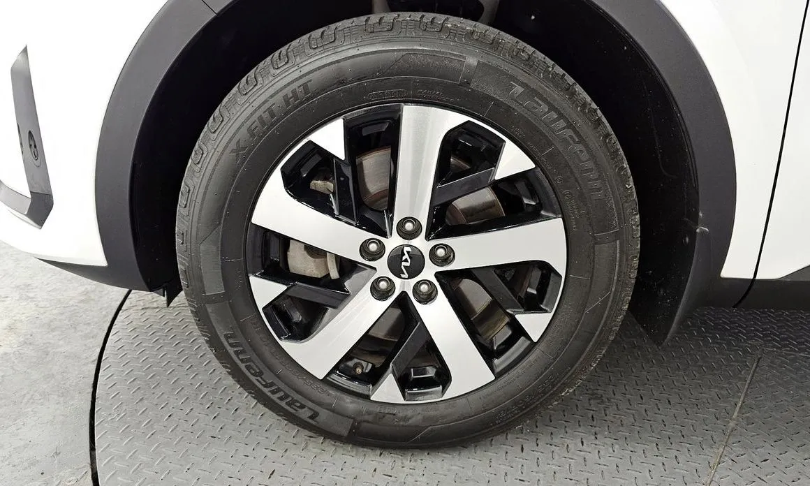Kia Sorento — фото 9