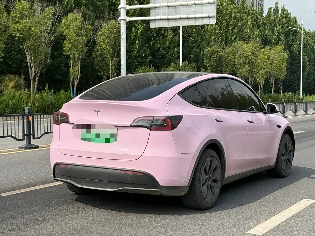 Tesla Model Y — фото 7