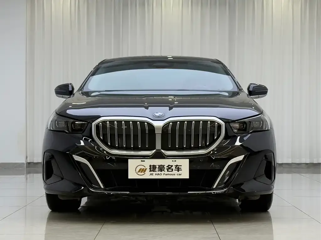 BMW 5 Series — фото 2