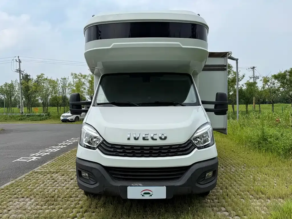 IVECO Ousheng — фото 1