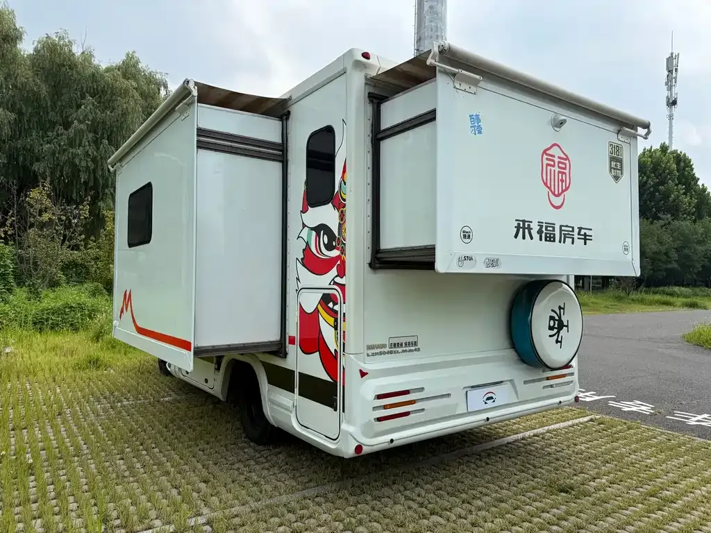IVECO Ousheng — фото 10