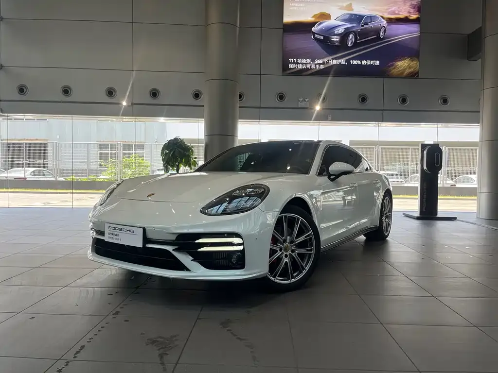 Porsche Panamera — фото 1
