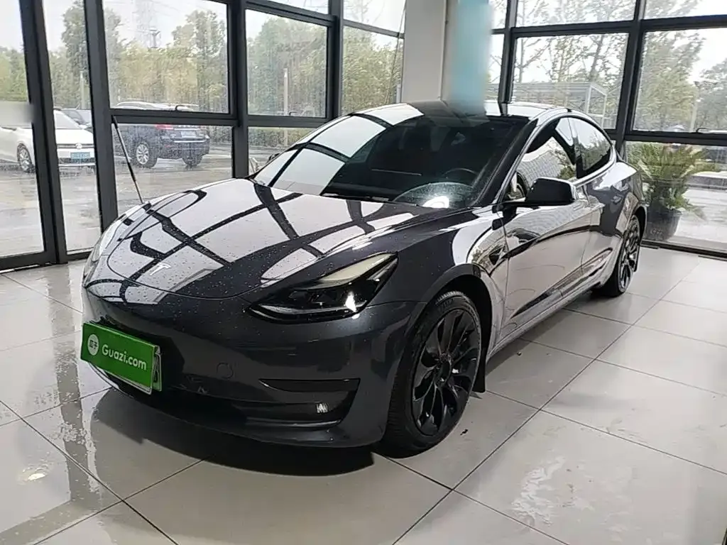 Tesla Model 3 — фото 10