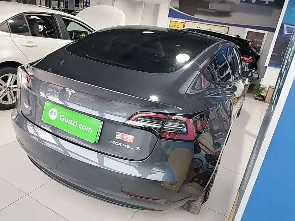 Tesla Model 3 — фото 6