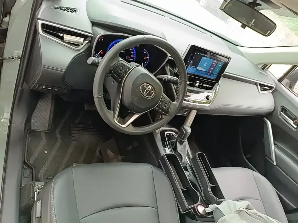 Toyota Corolla Cross — фото 7