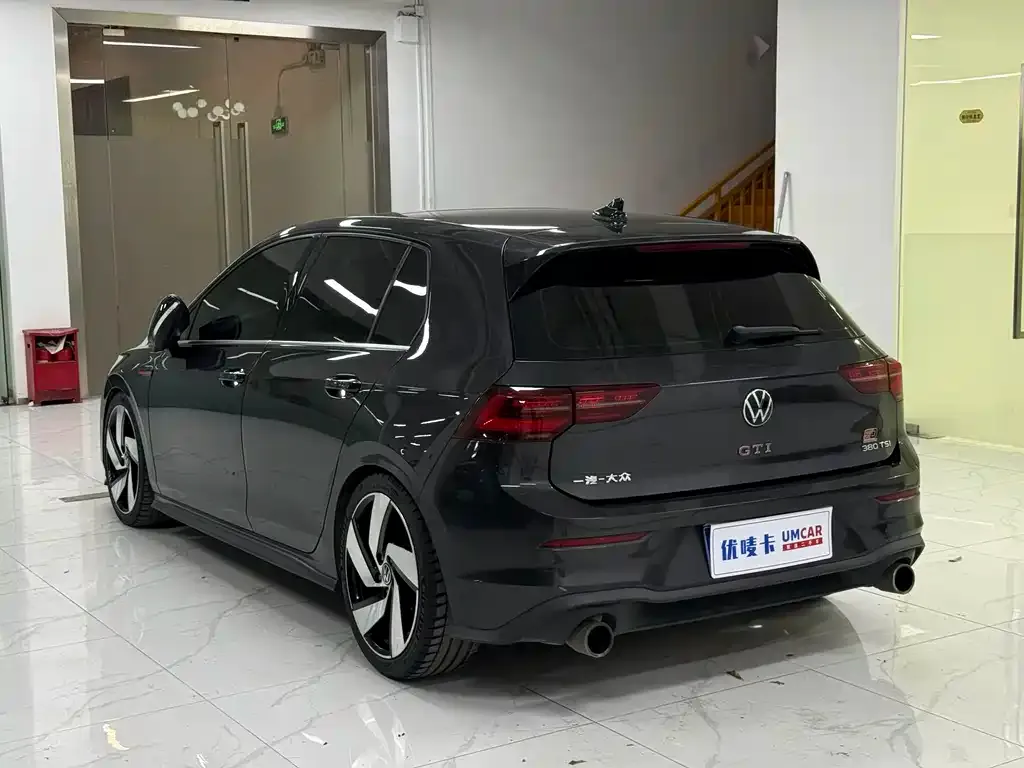Volkswagen Golf GTI — фото 8