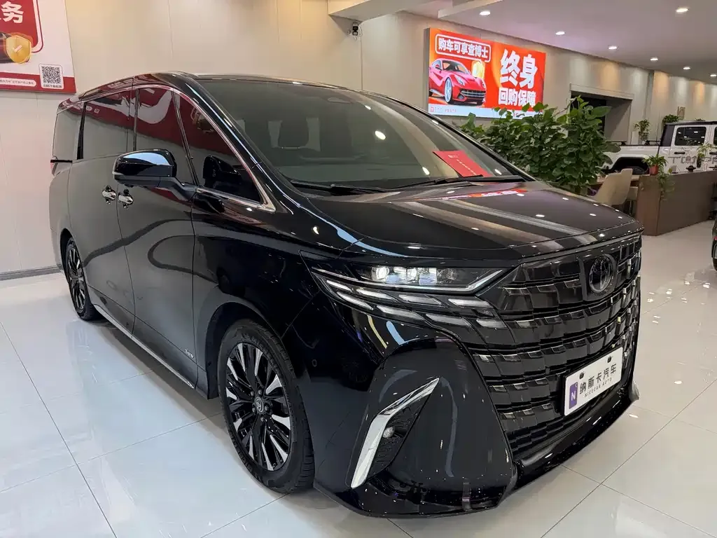 Toyota Alphard — фото 3