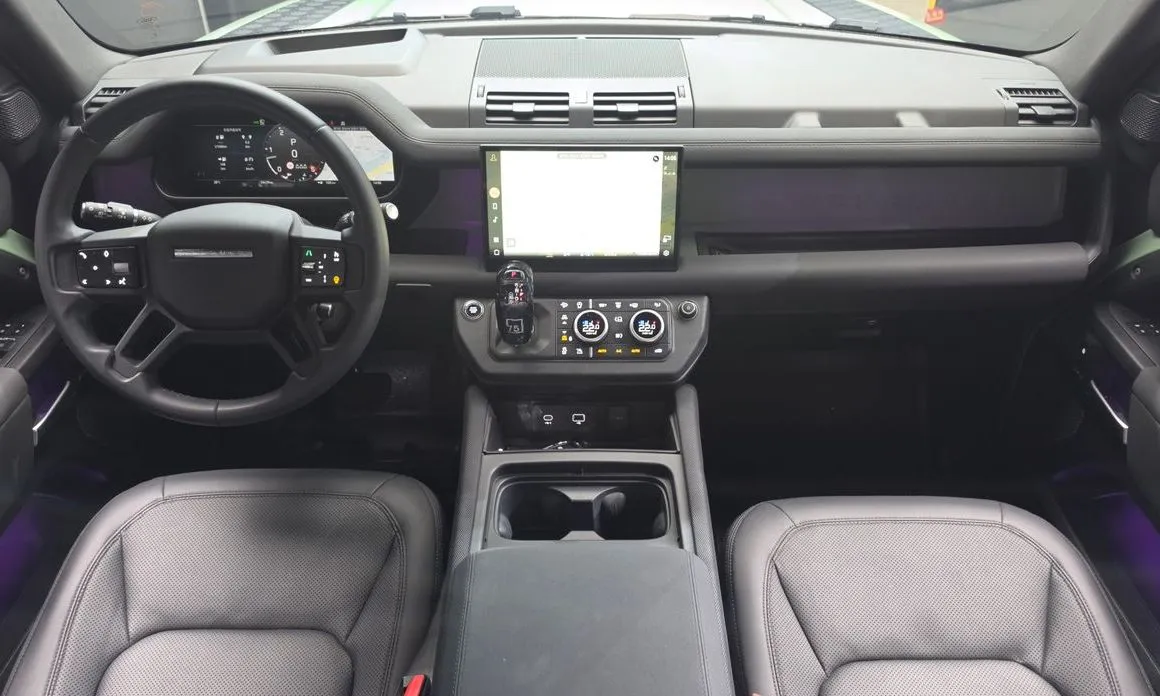 Land Rover Defender — фото 10