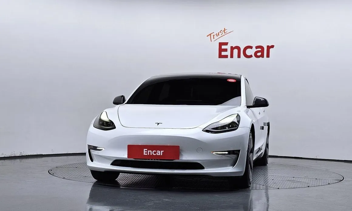 Tesla Model 3 — фото 4