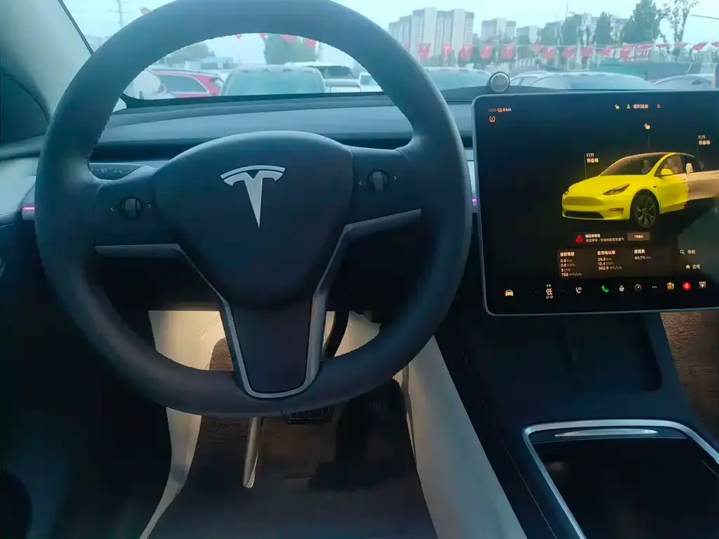 Tesla Model Y — фото 7