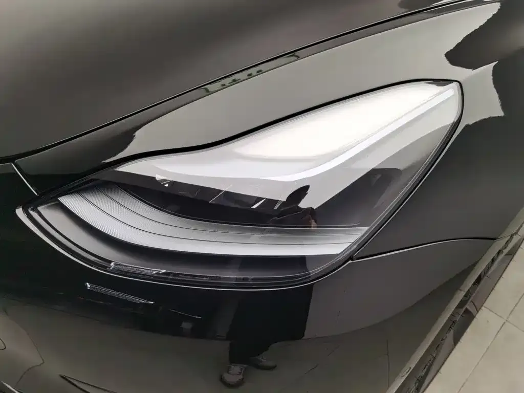 Tesla Model 3 — фото 9