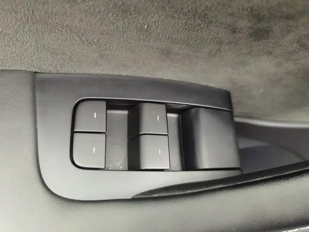 Tesla Model 3 — фото 6