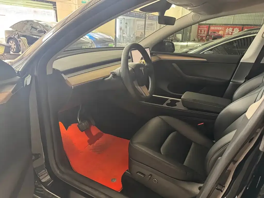 Tesla Model Y — фото 3