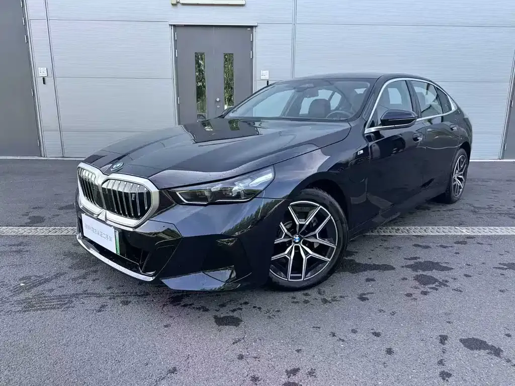 BMW i5 — фото 1