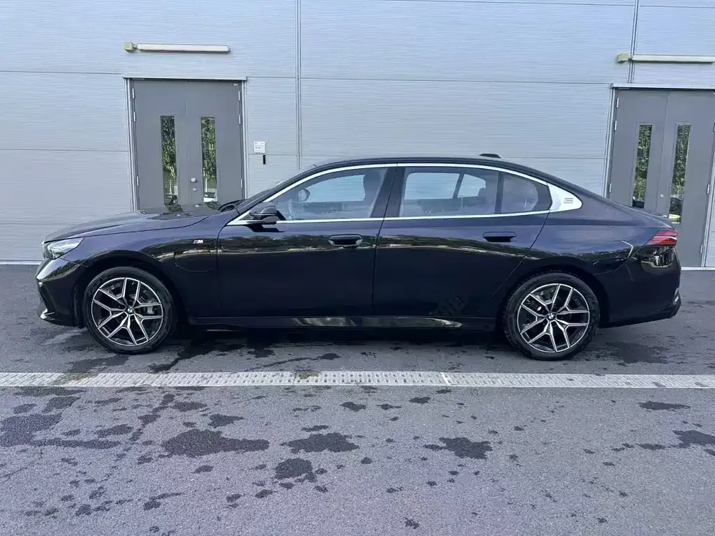 BMW i5 — фото 7