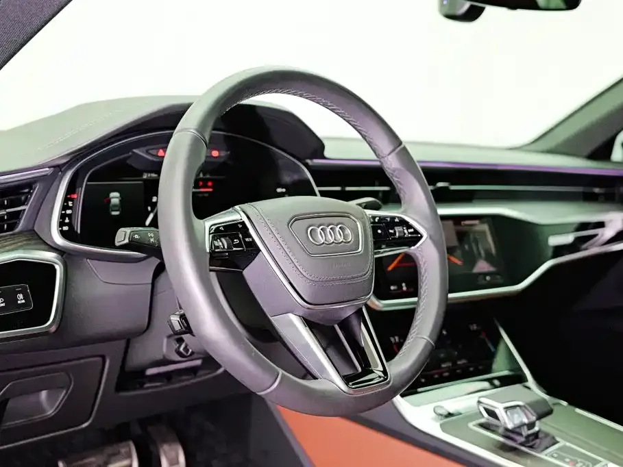 Audi A6L — фото 8