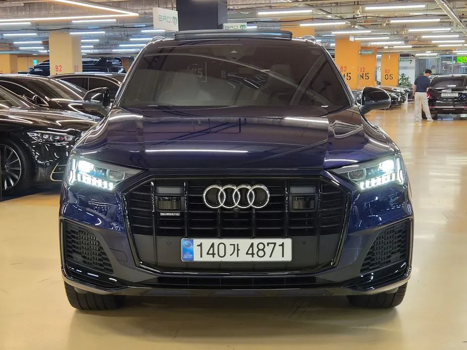 Audi Q7 — фото 8