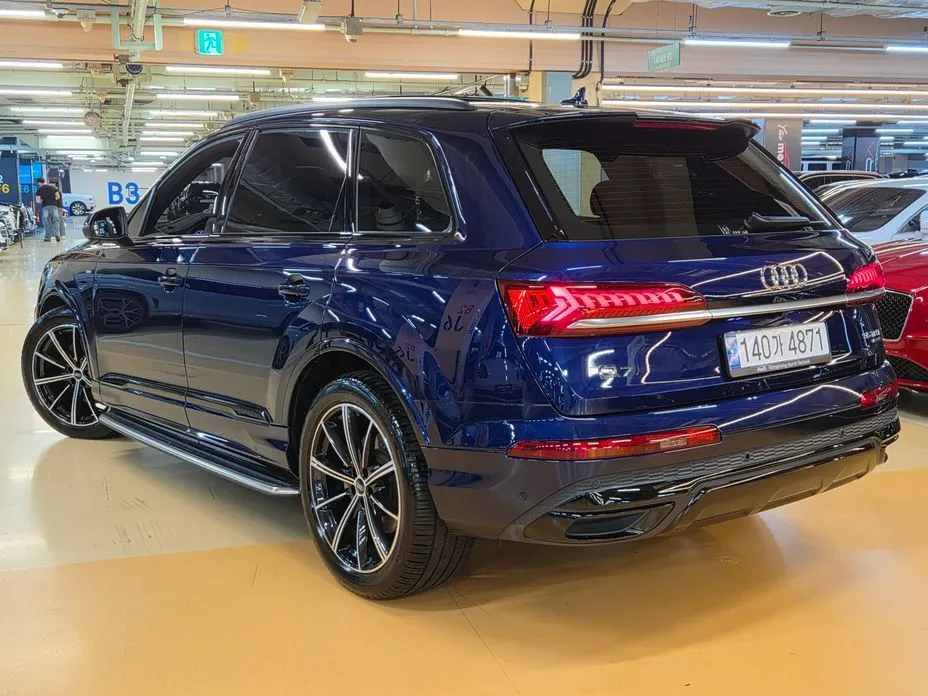 Audi Q7 — фото 5