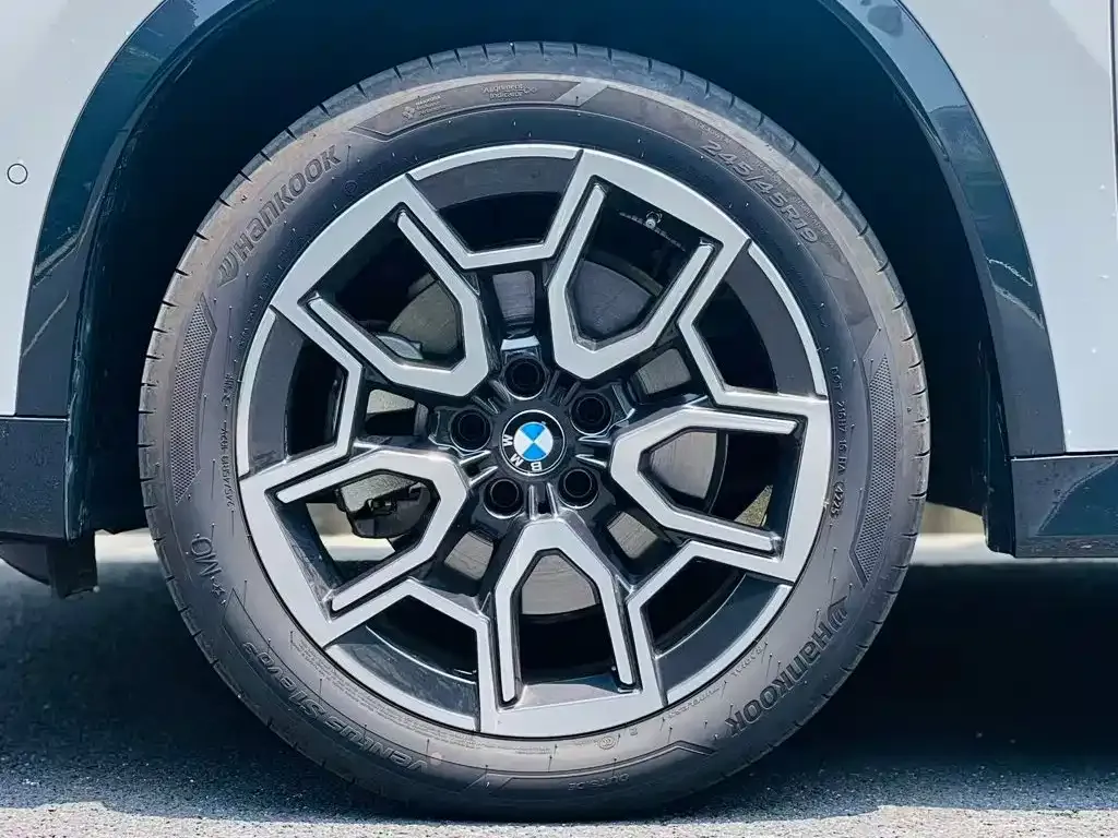 BMW X1 — фото 5