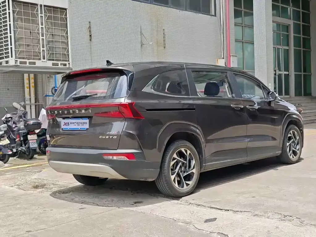Hyundai Custo — фото 2