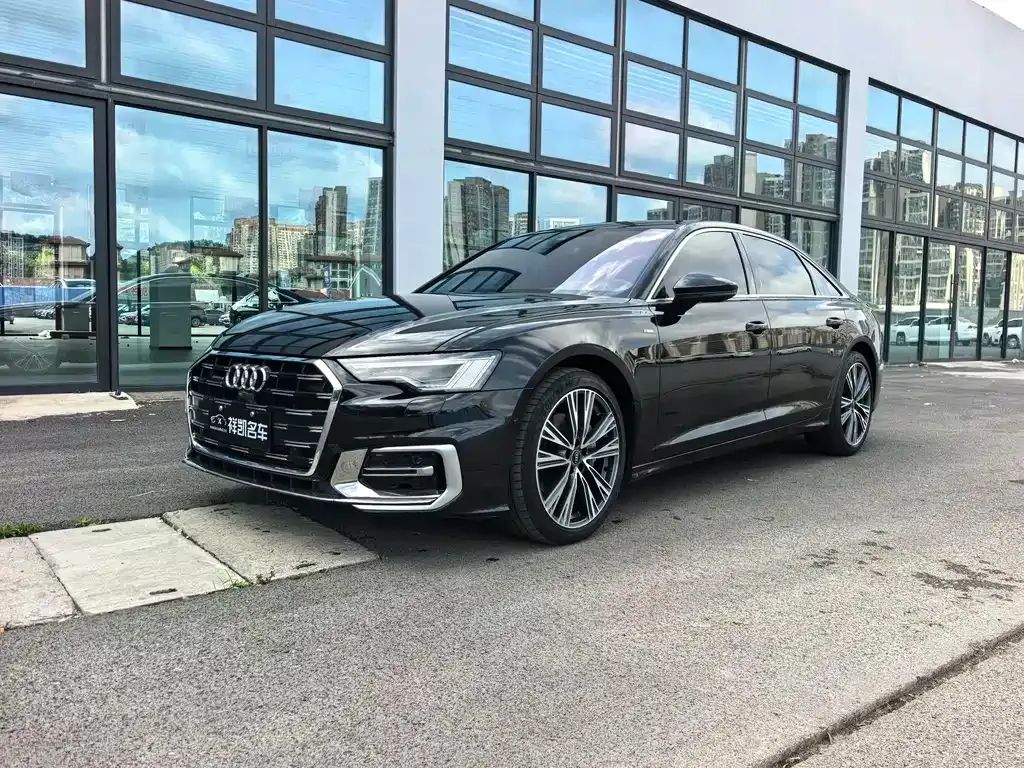 Audi A6L — фото 1