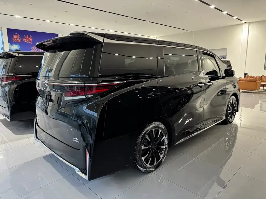 Toyota Vellfire — фото 5