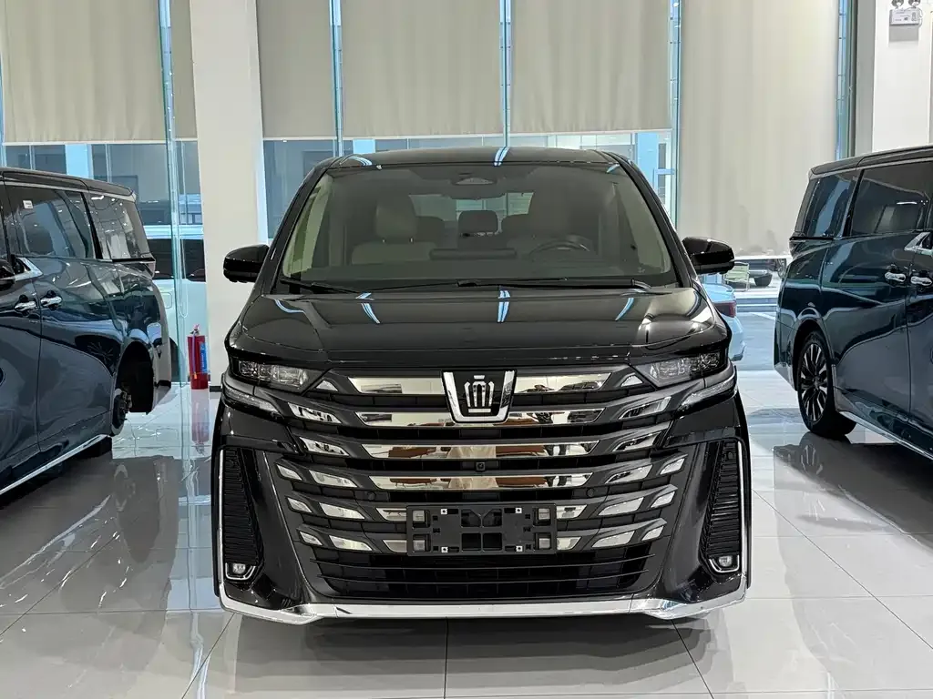 Toyota Vellfire — фото 6